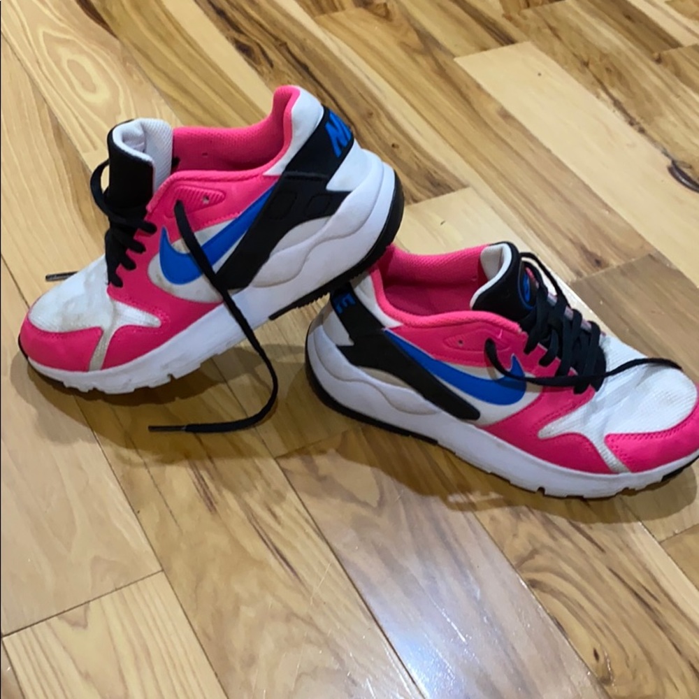 Girls Nike shoes